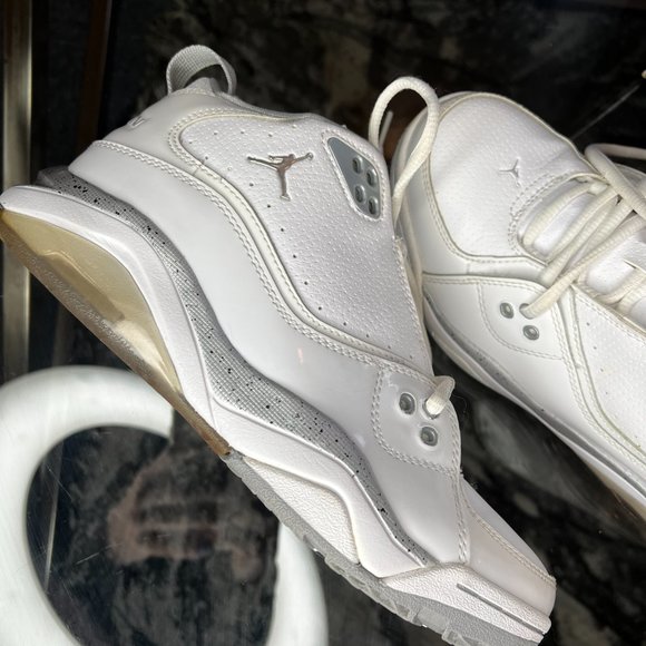 Jordan Old school III Size 6.5 white/Metallic Silver Released May 2010 - Picture 5 of 6